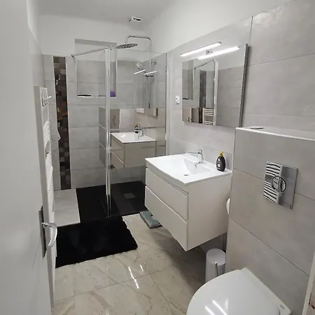 Pavillon Independant Classe 2 Etoiles Climatise بيت للعطل *