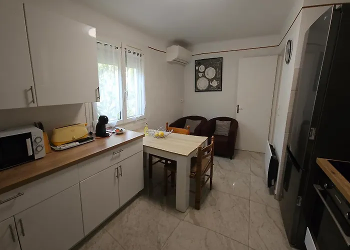 بيت للعطل Pavillon Independant Classe 2 Etoiles Climatise Fréjus